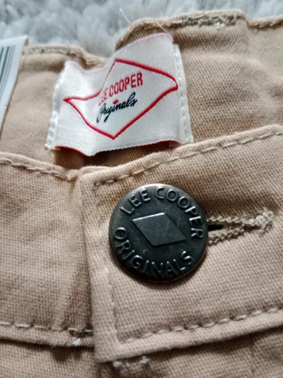 Nowe klasyczne bawełniane szorty damskie Lee Cooper M 38