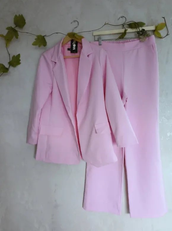 Nowy stylowy elegancki różowy komplet damski 40 L