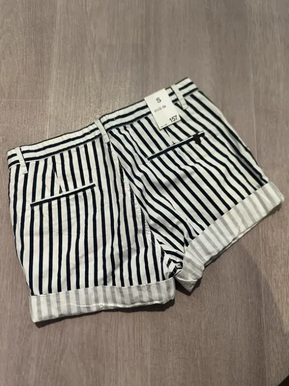 Nya randiga shorts