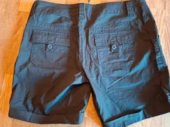 Oanvända shorts stl 42