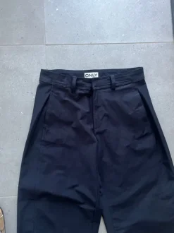 Only barrel pants