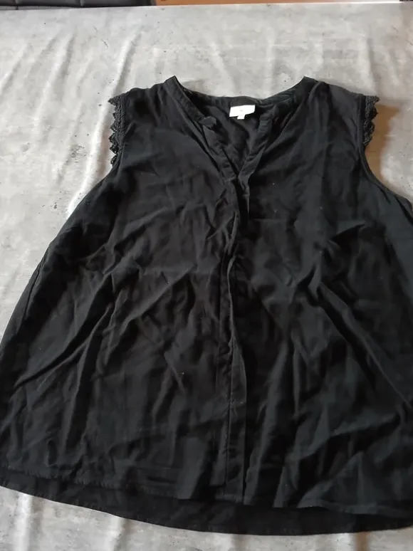 Only Carmakoma top
