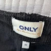 Only fløjs nederdel
