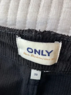 Only fløjs nederdel