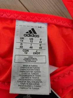 Orange Adidas bikini str 40.