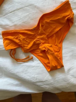 Orange bikini från change 70G