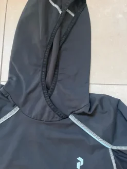Peak performance hættetrøje