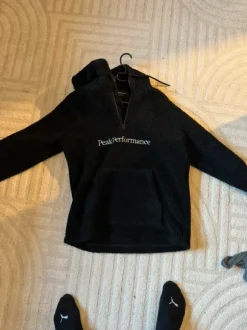 Peak performance tröja