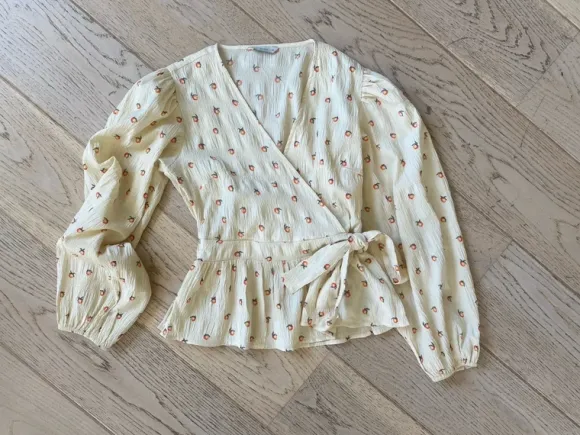 Pigskoen bluse