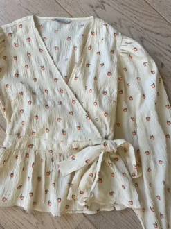 Pigskoen bluse