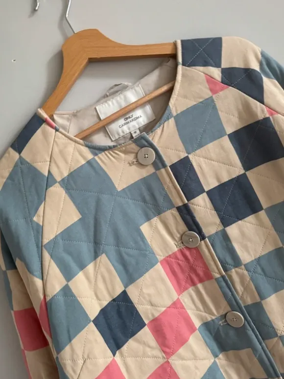 Pikowana kurtka w kolorową kratkę only m oversize