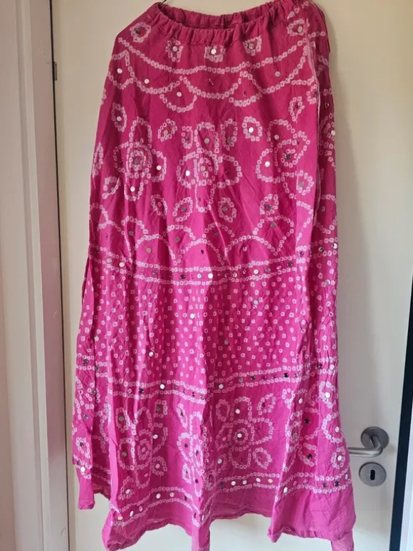 Pink boho gulvlang nederdel fra Bali