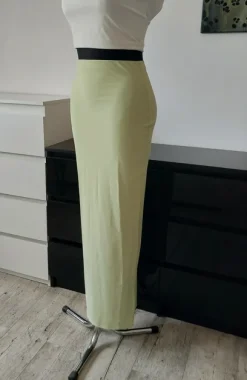 Pistacjowa, jasnozielona spódnica maxi column casual, quiet luxury PrettyLittleThing 38