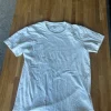Plain whit t-shirt