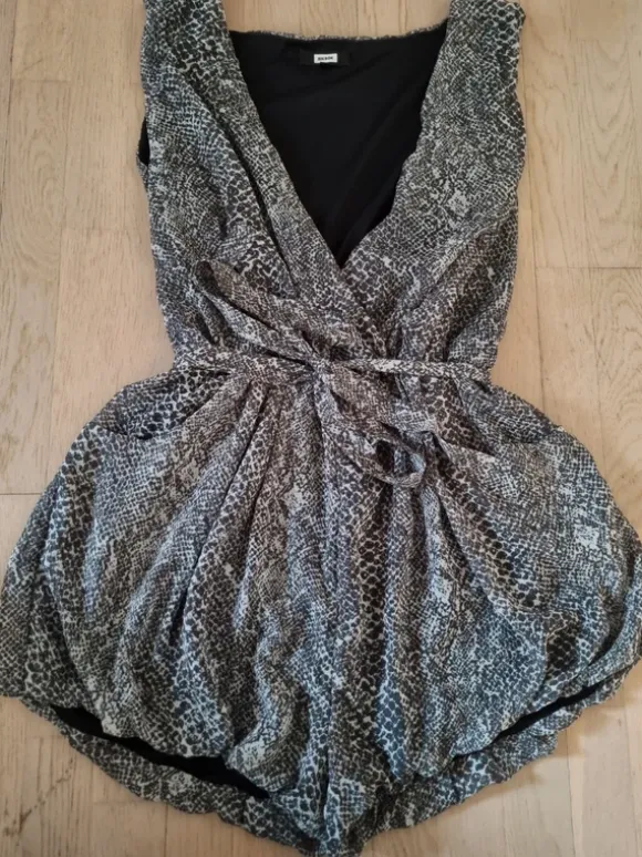 Playsuit dam