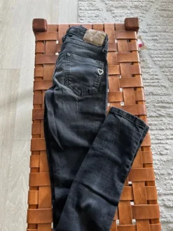 Please Jeans