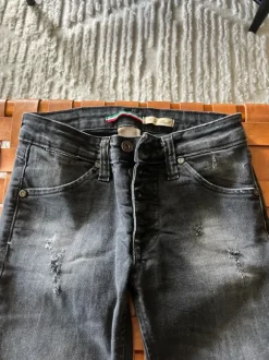 Please Jeans
