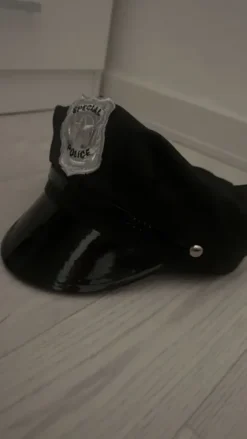 Politi kostume:)