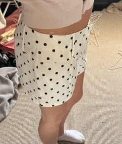 Polka prikket shorts