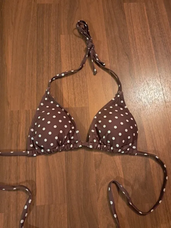 Prickig bikini topp