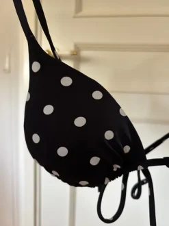 Prickig bikinitopp