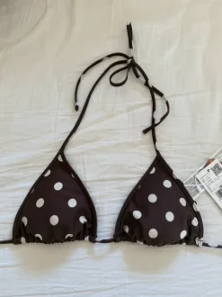 Prickig bikiniöverdel