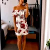 Przepiękna biała Hiszpanka w piękne kwiaty
