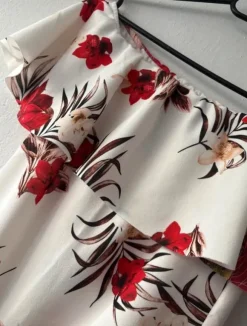 Przepiękna biała Hiszpanka w piękne kwiaty