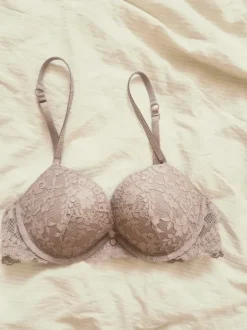 Przepiękny biustonosz Victorias Secret push up