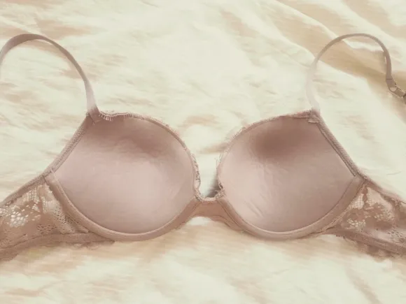 Przepiękny biustonosz Victorias Secret push up