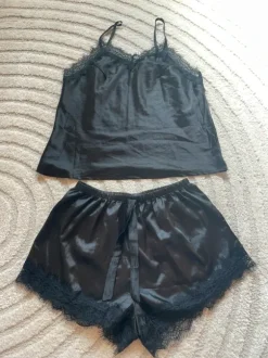 Pyjamas set satin