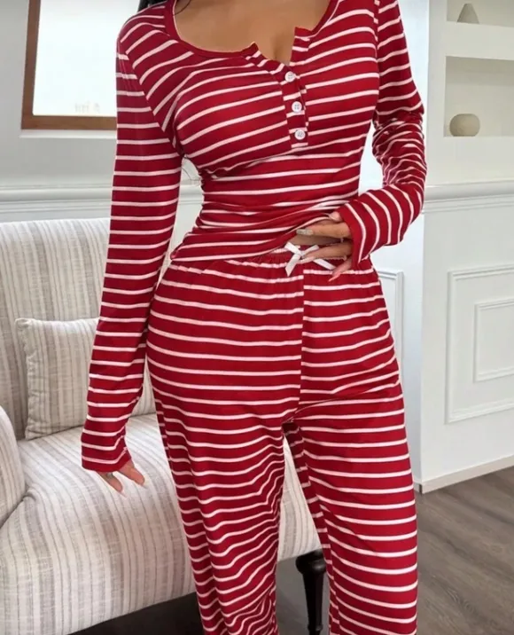 Randig pyjamas