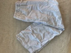 Randiga pyjamasbyxor