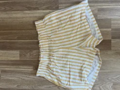 Randiga Shorts från gina