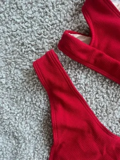Röd bikini