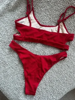 Röd bikini
