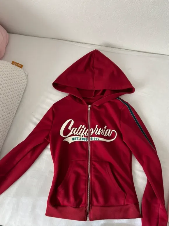 Rød hoodie