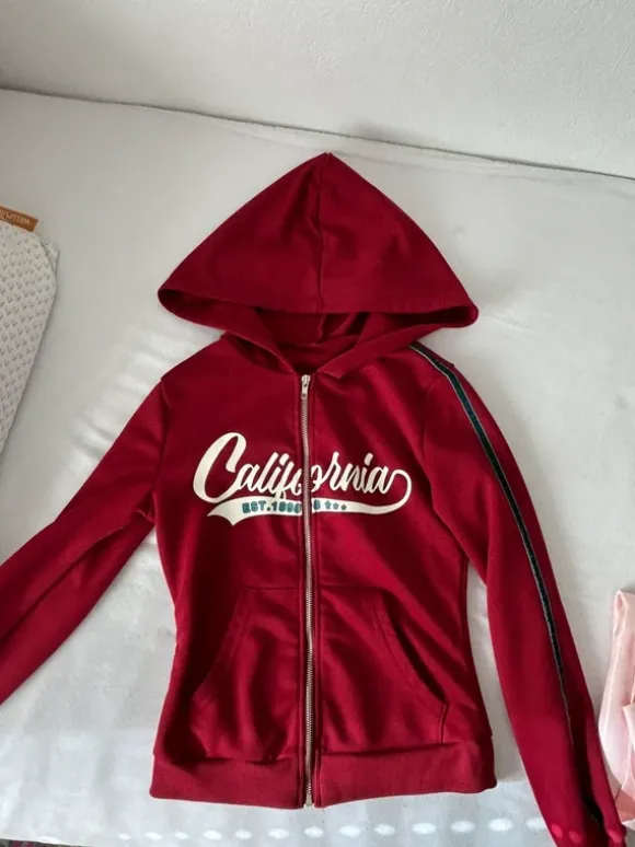 Rød hoodie