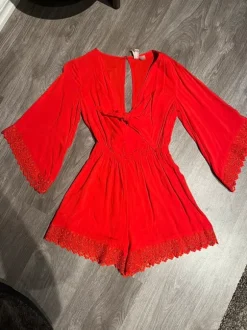 Röd jumpsuit