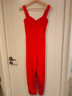 Röd snygg byxdress, H&M stl 38