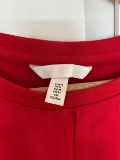 Rød T-shirt