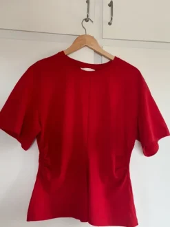 Rød T-shirt