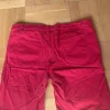 Röda shorts