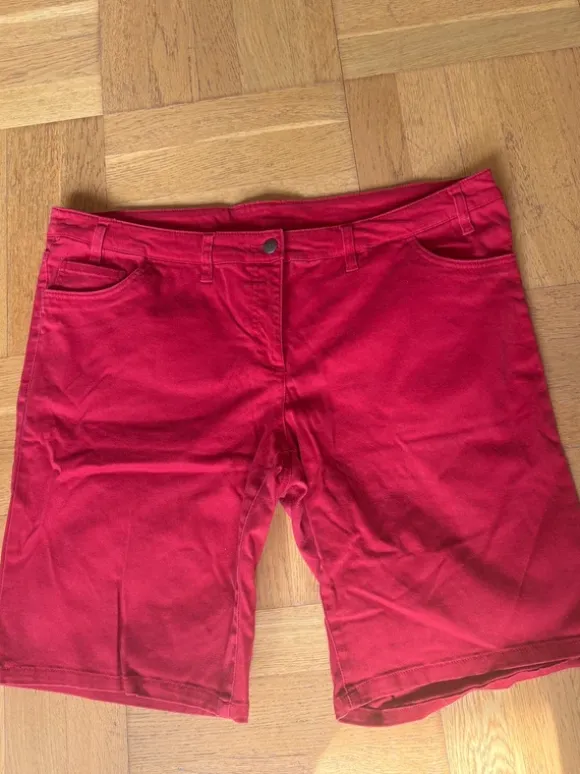 Röda shorts