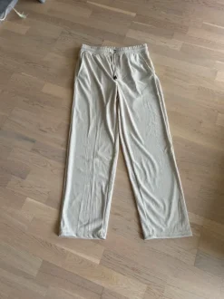 Räfflade finbyxor
