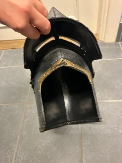 Riddarhjälm tornerspel rollspel inredning teater cosplay storlek 52-55