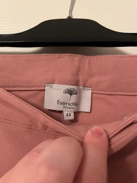 Rosa byxor med revärer i storlek 44, från Friendtex