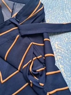 💙Rozkloszowana spódnica midi MO woman- granat, elegancja i wygoda