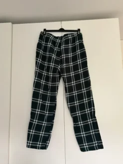 Rutiga pyjamasbyxor från lager 157