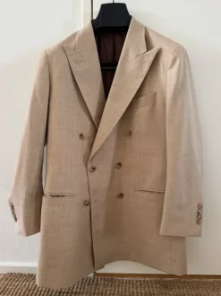 Sand double bottom jacket from Mond